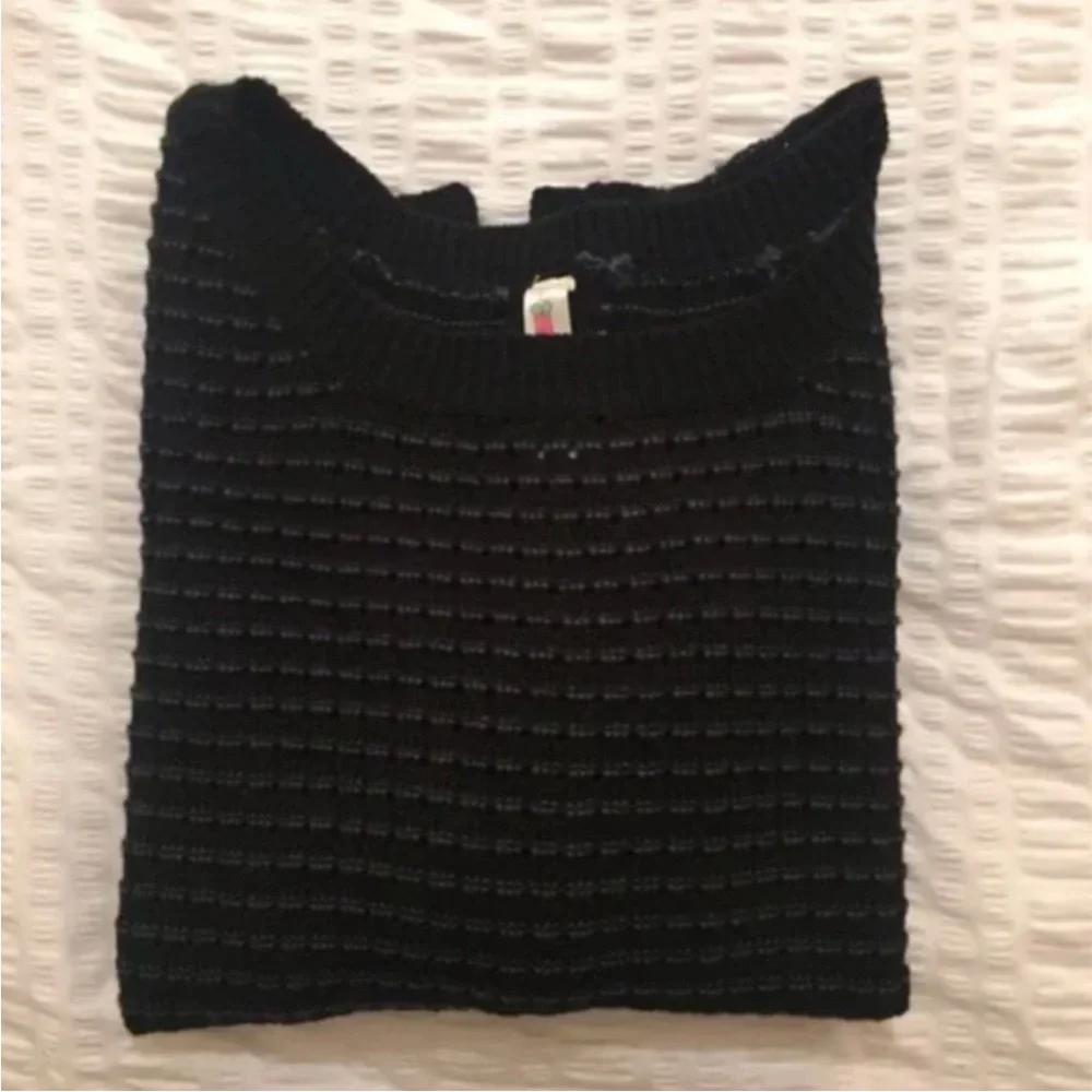 Black & Blue Striped Tobi Knit Crewneck Sweater [Small]